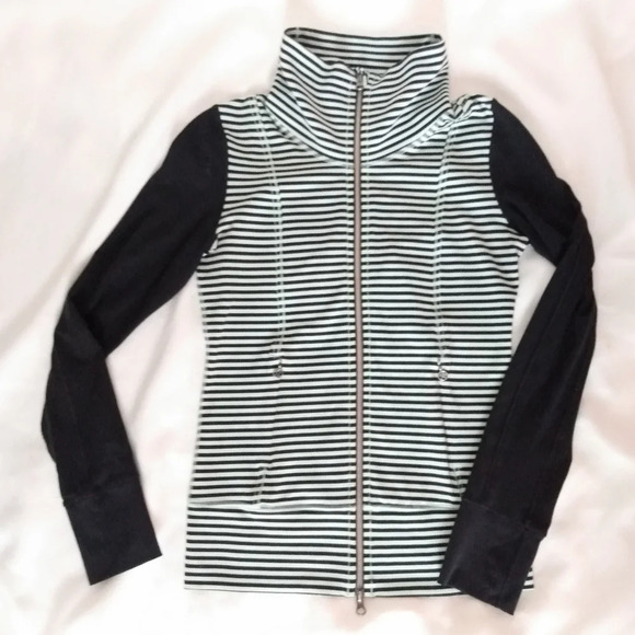Lululemon women's striped everyday yoga zip up jacket EUC 4 - Picture 1 of 5